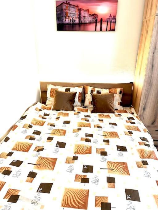 Green Park Apartment - Brand New Studio! Ruse Exterior photo